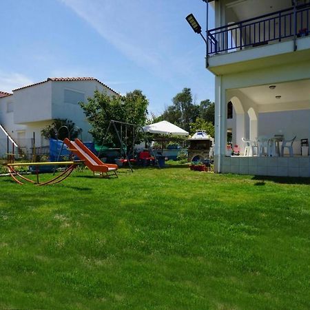 Вилла Dolphins House Paralia Avdhiron Экстерьер фото