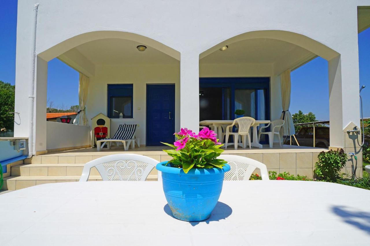 Вилла Dolphins House Paralia Avdhiron Экстерьер фото